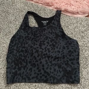 athletic crop tops